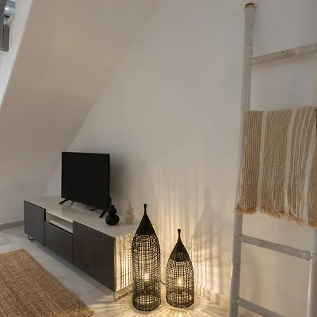 - 2br House With Amazing View - Caper Naousa