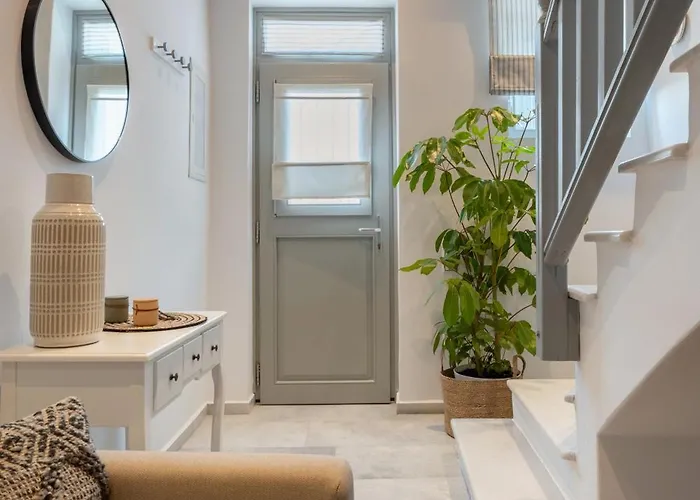 - 2br House With Amazing View - Caper Naousa